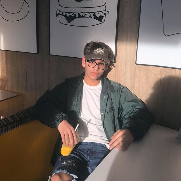 Meet your Posher, Rodrigo - Picture 1 of 1